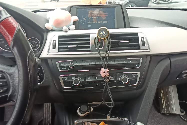 Used BMW 3 Series 2015 316Li Fashion Model Audio And AC Panel