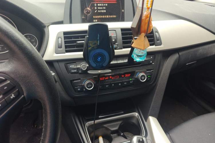 Used BMW 3 Series 2015 320Li Luxury Edition Fashion Model Audio And AC Panel