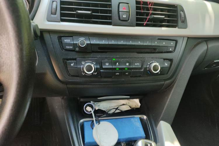 Used BMW 3 Series 2015 316Li Fashion Model Audio And AC Panel