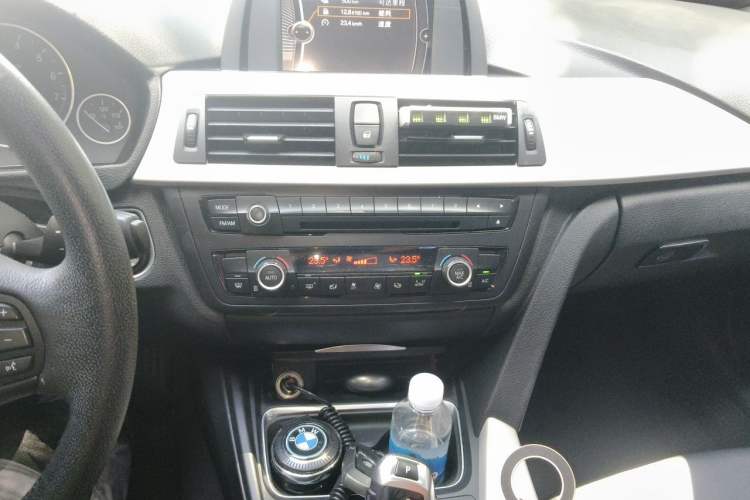 Used BMW 3 Series 2015 320Li Fashion Model Audio And AC Panel