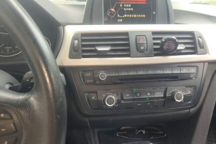 Used BMW 3 Series 2015 316Li Fashion Model Audio And AC Panel