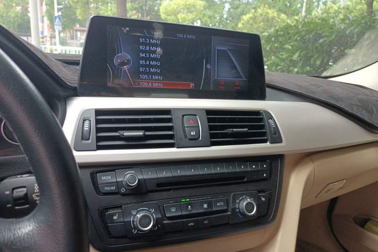 Used BMW 3 Series 2015 316Li Fashion Model Audio And AC Panel