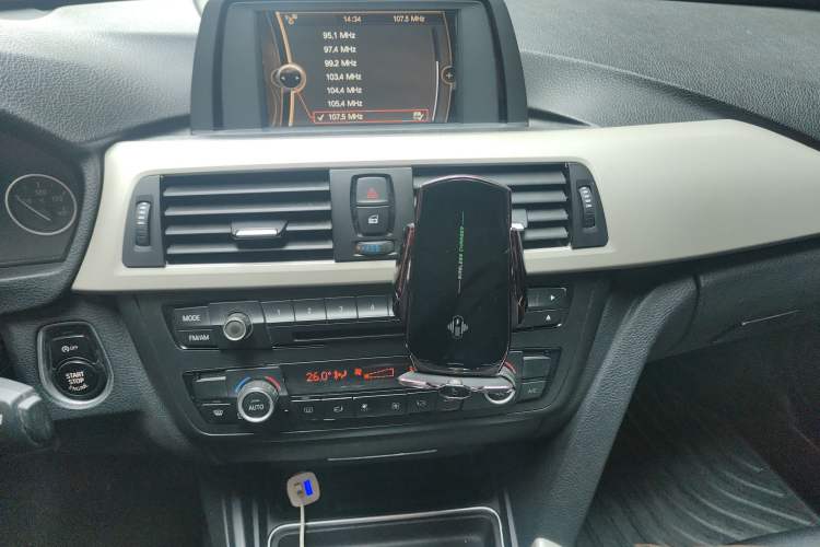 Used BMW 3 Series 2015 320Li Fashion Model Audio And AC Panel