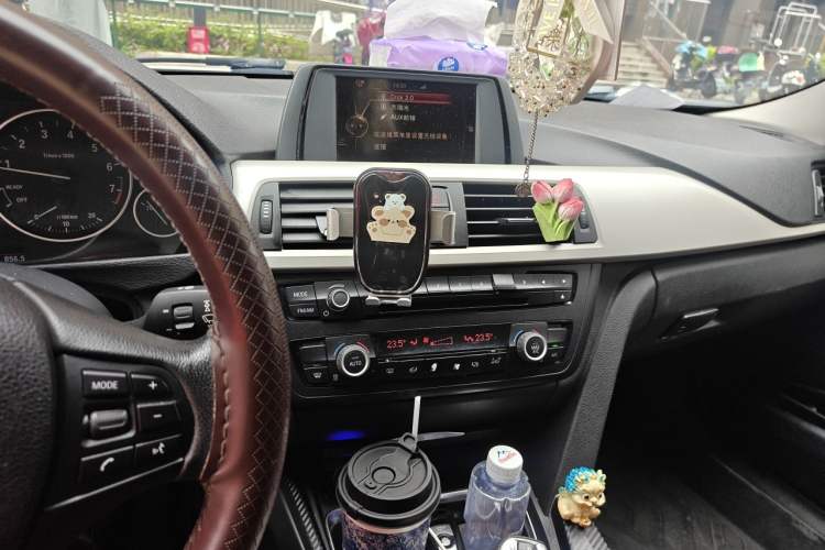 Used BMW 3 Series 2015 320Li Luxury Edition Fashion Model Audio And AC Panel