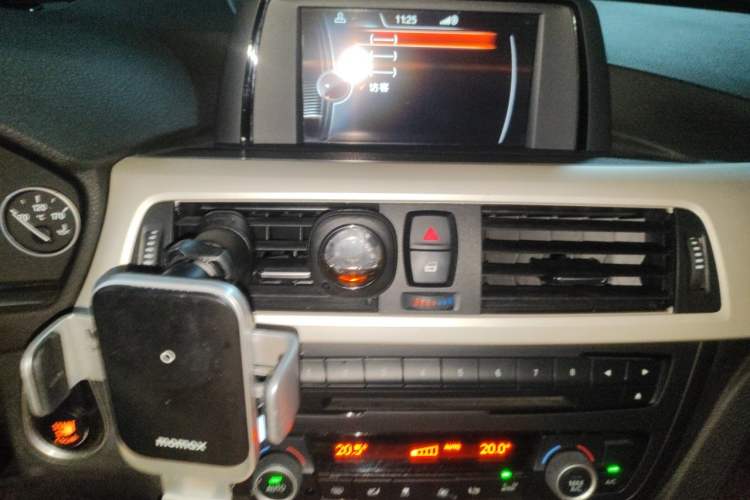 Used BMW 3 Series 2015 320Li Luxury Edition Fashion Model Audio And AC Panel
