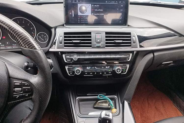 Used BMW 3 Series 2015 320Li Fashion Model Audio And AC Panel