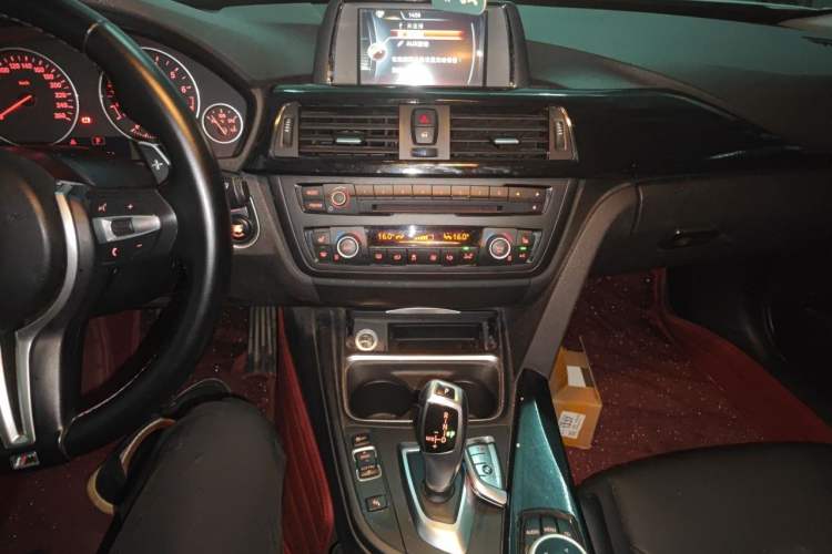Used BMW 3 Series 2015 320i Luxury Line Stylish Edition Audio And AC Panel