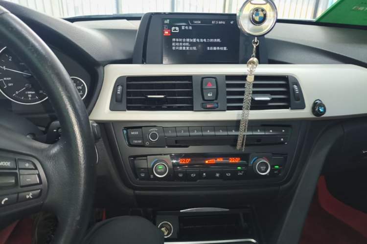 Used BMW 3 Series 2015 320Li Luxury Edition Fashion Model Audio And AC Panel