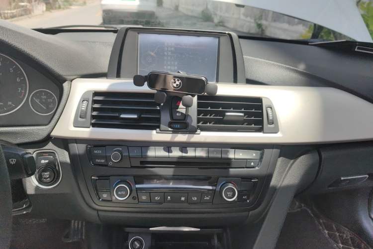 Used BMW 3 Series 2015 320Li Fashion Model Audio And AC Panel