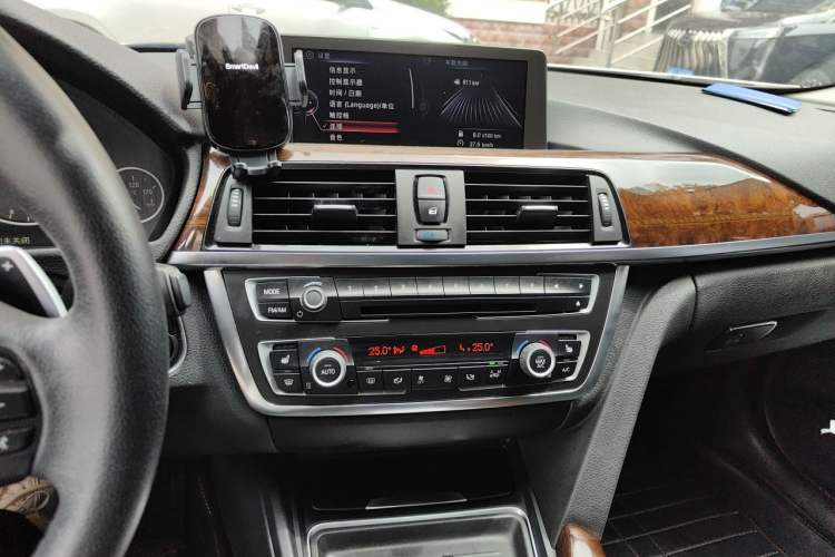 Used BMW 3 Series 2015 320Li Luxury Design Package Audio And AC Panel
