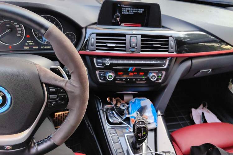 Used BMW 3 Series 2015 320i Luxury Edition Sports Design Package Audio And AC Panel