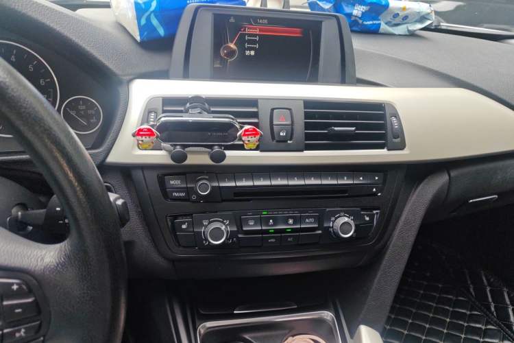 Used BMW 3 Series 2015 316Li Fashion Model Audio And AC Panel