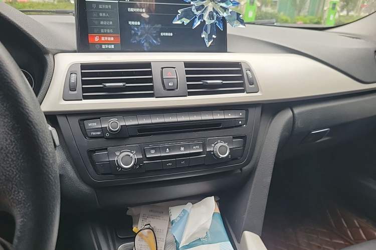 Used BMW 3 Series 2015 316i Active Edition Audio And AC Panel