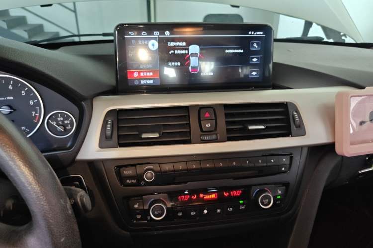 Used BMW 3 Series 2015 320i Fashion Model Audio And AC Panel