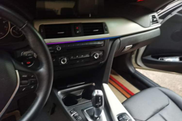 Used BMW 3 Series 2015 316Li Fashion Model Audio And AC Panel