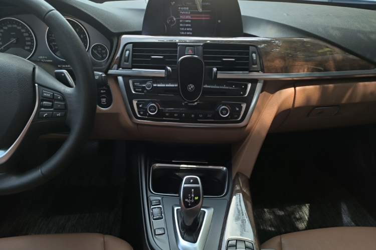 Used BMW 3 Series 2015 320Li Luxury Design Package Audio And AC Panel