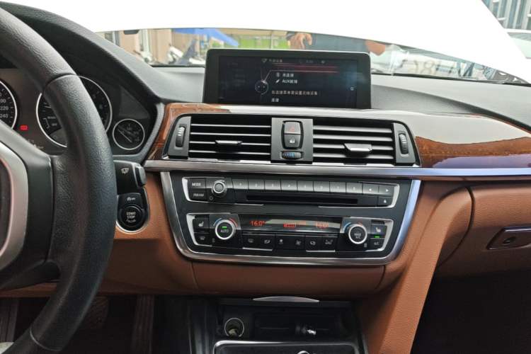 Used BMW 3 Series 2015 320Li Luxury Design Package Premium Edition Audio And AC Panel