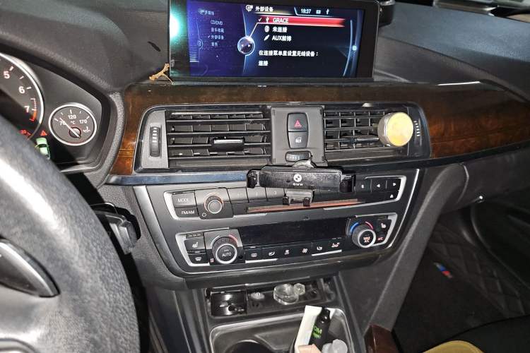 Used BMW 3 Series 2015 320Li Luxury Design Package Audio And AC Panel