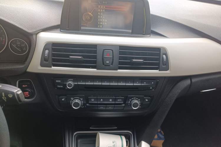 Used BMW 3 Series 2015 316Li Fashion Model Audio And AC Panel
