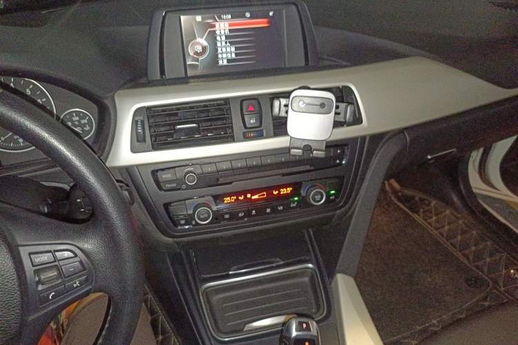 Used BMW 3 Series 2015 320Li Luxury Edition Fashion Model Audio And AC Panel