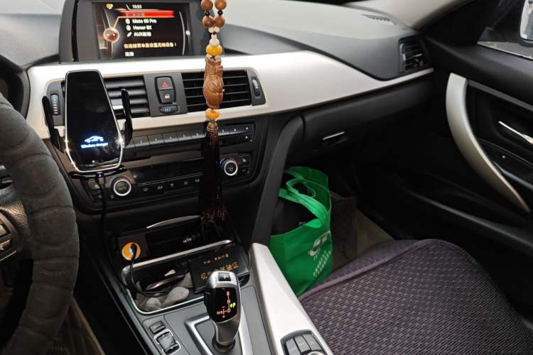 Used BMW 3 Series 2015 320Li Fashion Model Audio And AC Panel