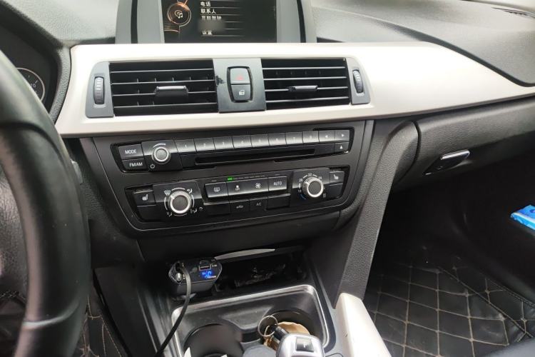 Used BMW 3 Series 2015 316Li Fashion Model Audio And AC Panel