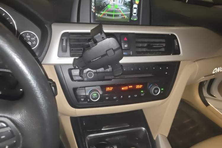 Used BMW 3 Series 2015 320Li Luxury Edition Fashion Model Audio And AC Panel