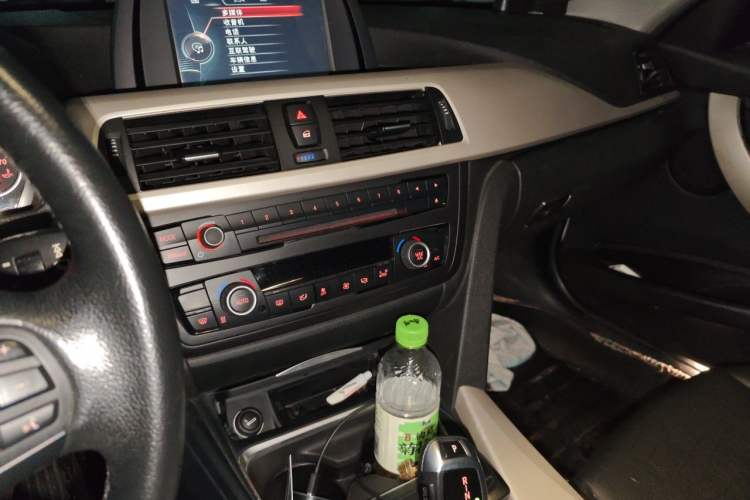 Used BMW 3 Series 2015 320Li Fashion Model Audio And AC Panel
