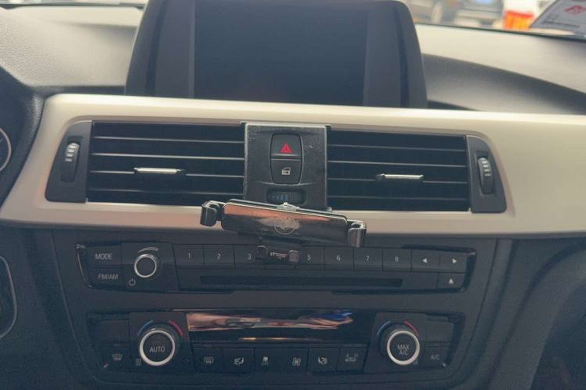 Used BMW 3 Series 2015 320Li Luxury Edition Fashion Model Audio And AC Panel