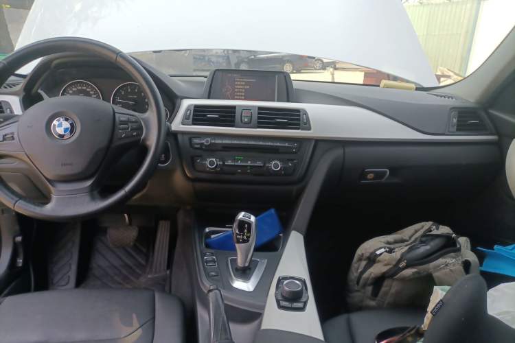 Used BMW 3 Series 2015 316Li Fashion Model Audio And AC Panel