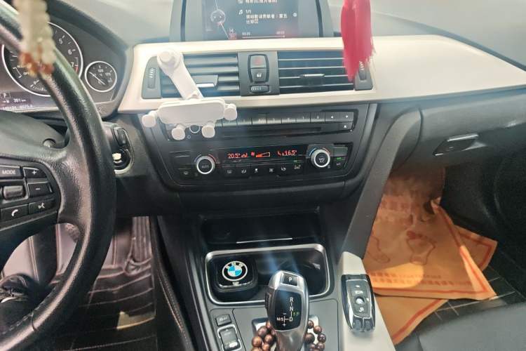 Used BMW 3 Series 2015 320Li Luxury Edition Fashion Model Audio And AC Panel