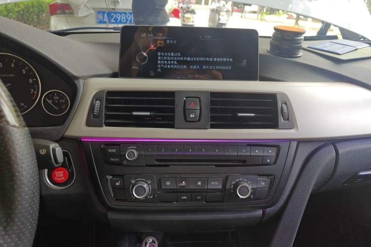Used BMW 3 Series 2015 316Li Fashion Model Audio And AC Panel