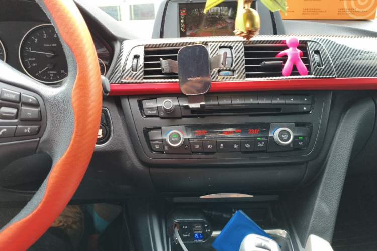 Used BMW 3 Series 2015 320Li Luxury Edition Fashion Model Audio And AC Panel