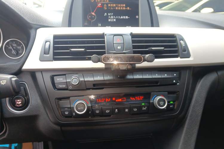 Used BMW 3 Series 2015 320Li Luxury Edition Fashion Model Audio And AC Panel