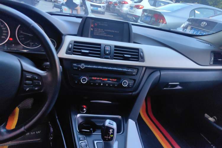 Used BMW 3 Series 2015 320Li Fashion Model Audio And AC Panel