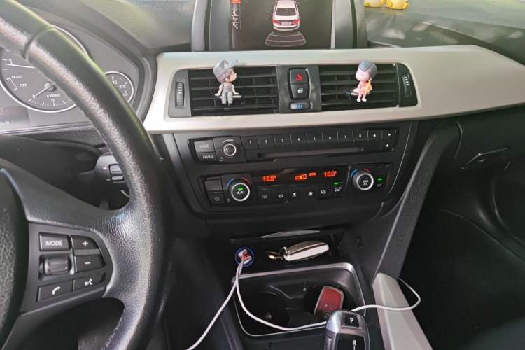Used BMW 3 Series 2015 320Li Luxury Edition Fashion Model Audio And AC Panel