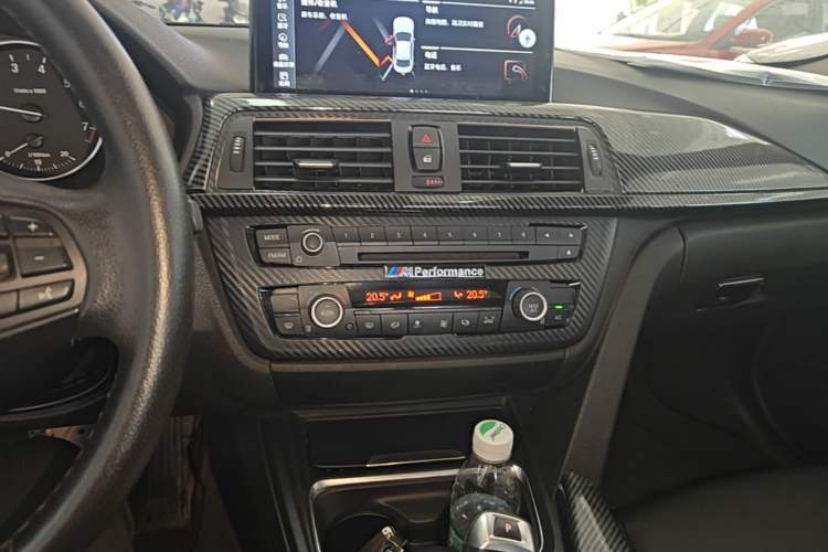 Used BMW 3 Series 2015 320Li Luxury Edition Fashion Model Audio And AC Panel