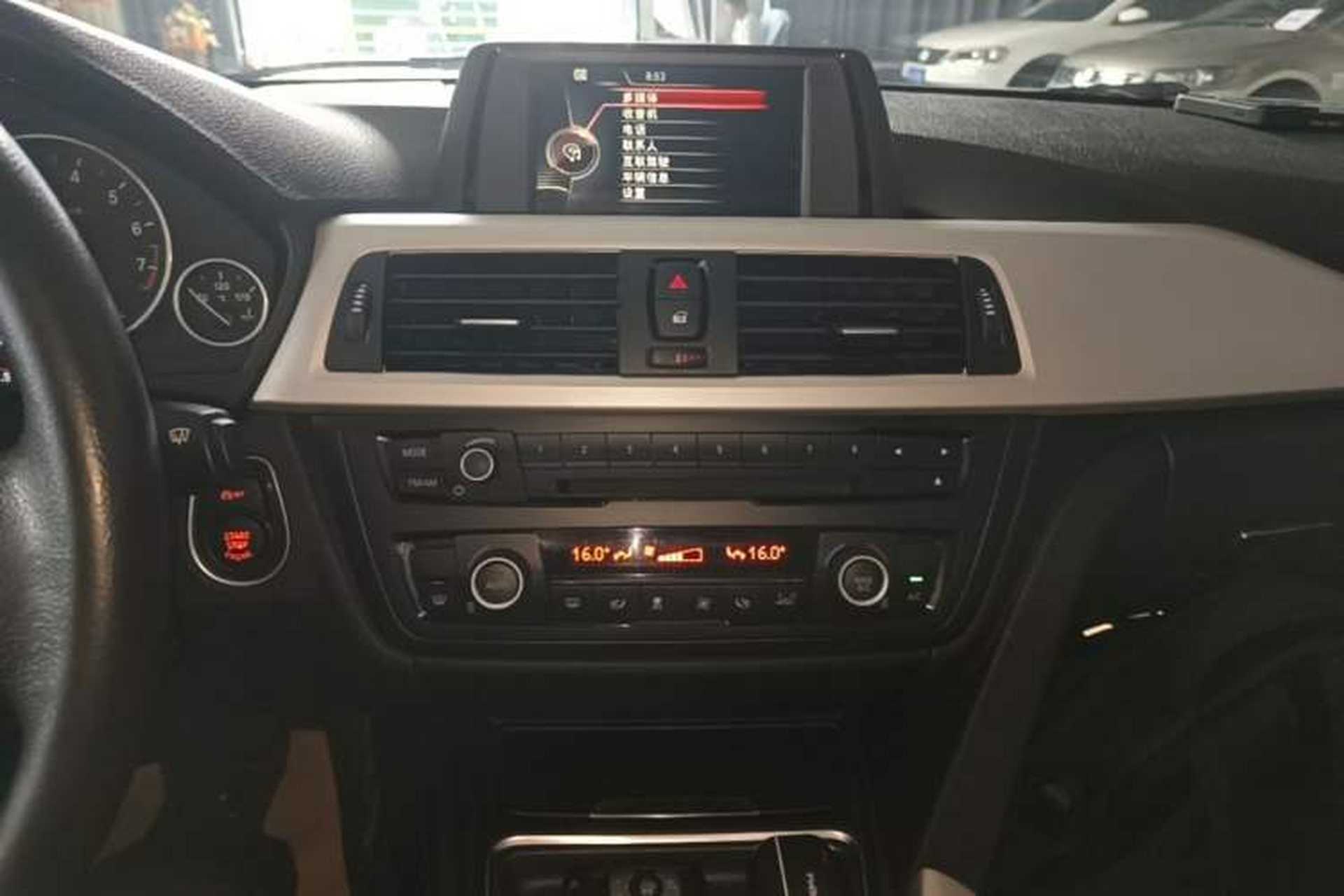 Used BMW 3 Series 2015 320Li Luxury Edition Fashion Model Audio And AC Panel
