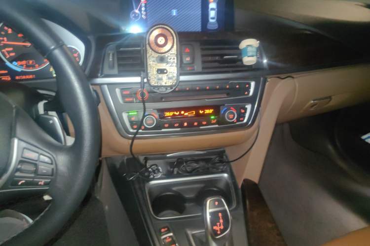 Used BMW 3 Series 2015 320Li Luxury Design Package Premium Edition Audio And AC Panel