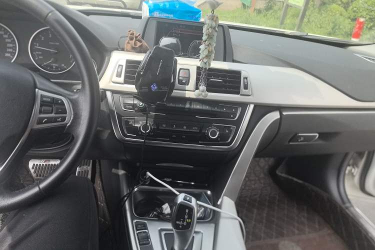Used BMW 3 Series 2015 316Li Fashion Model Audio And AC Panel