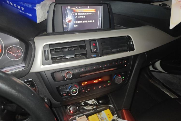 Used BMW 3 Series 2015 320Li Luxury Edition Fashion Model Audio And AC Panel