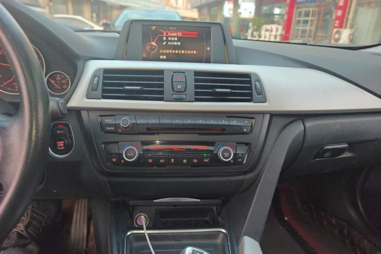 Used BMW 3 Series 2015 320Li Luxury Edition Fashion Model Audio And AC Panel