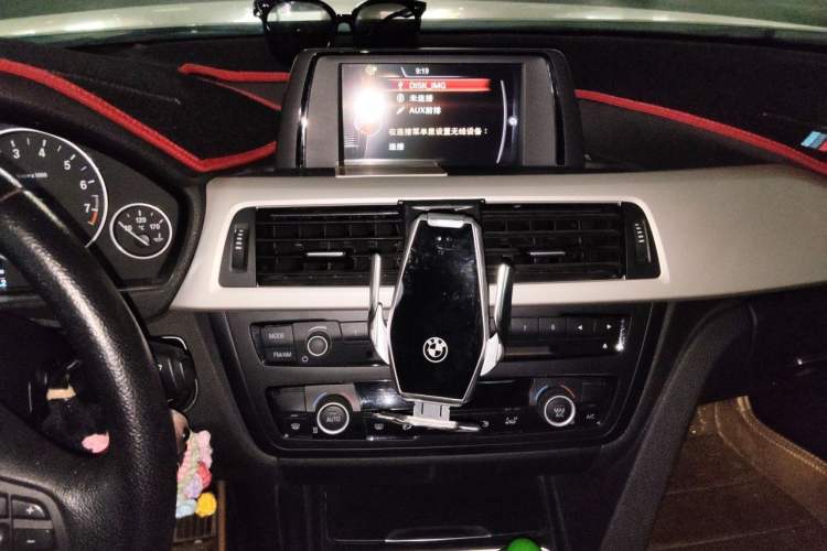 Used BMW 3 Series 2015 320Li Luxury Edition Fashion Model Audio And AC Panel