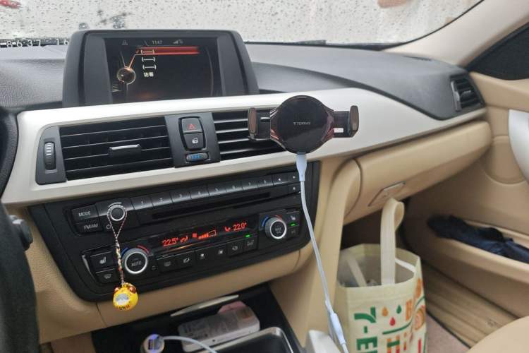 Used BMW 3 Series 2015 320i Fashion Model Audio And AC Panel