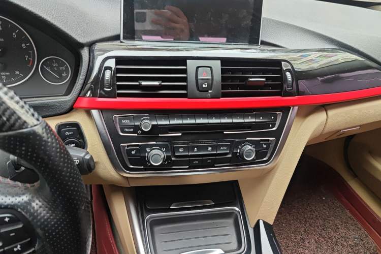 Used BMW 3 Series 2015 316Li Fashion Model Audio And AC Panel