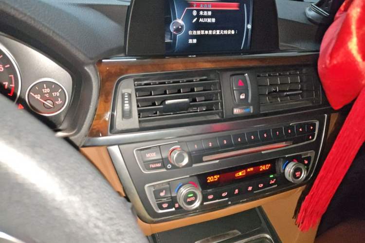 Used BMW 3 Series 2015 320Li Luxury Design Package Audio And AC Panel