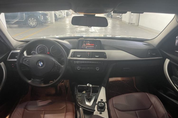 Used BMW 3 Series 2015 320Li Luxury Edition Fashion Model Audio And AC Panel