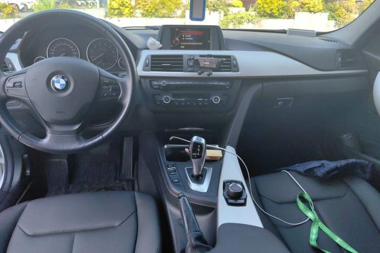 Used BMW 3 Series 2015 320Li Luxury Edition Fashion Model Center Console