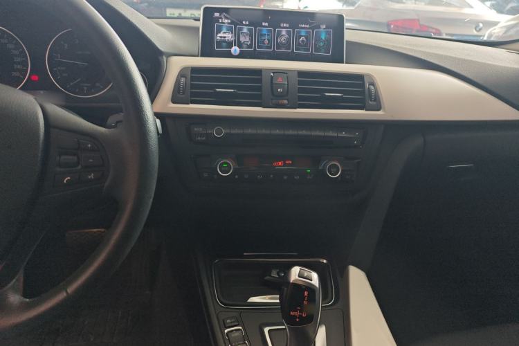 Used BMW 3 Series 2015 320Li Fashion Model Center Console