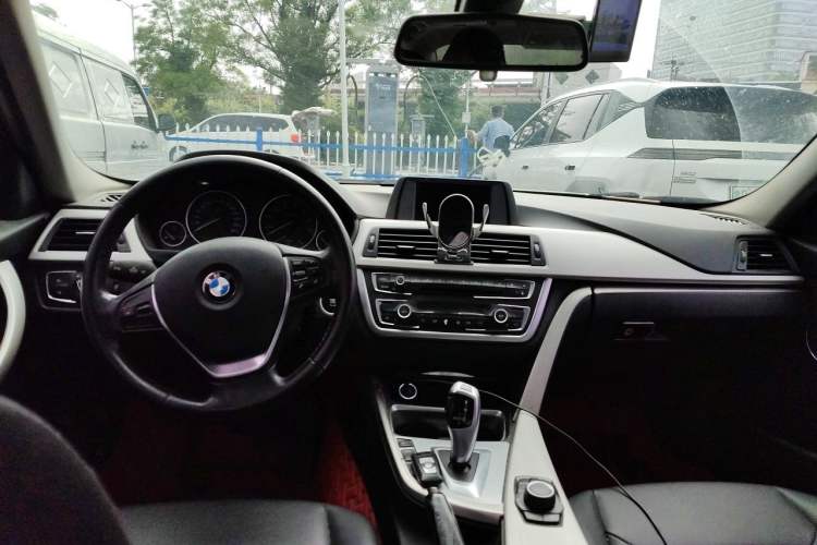 Used BMW 3 Series 2015 320Li Luxury Edition Fashion Model Center Console